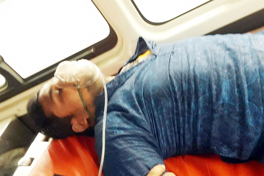 কুমিল্লায় সন্ত্রাসী হামলায় আওয়ামী লীগ নেতা আহত, ঢাকায় প্রেরণ