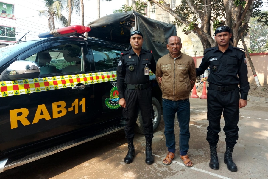 মঈন সেজে ২২ বছর কারারক্ষী ছিলেন তাজুল 