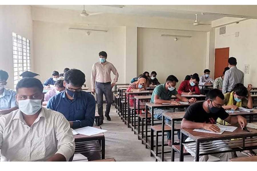 কুবিতে সশরীরে পরীক্ষা শুরু