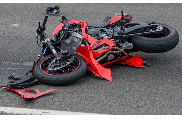 ভ্রমণে যাওয়া হলো না দু’বন্ধুর!