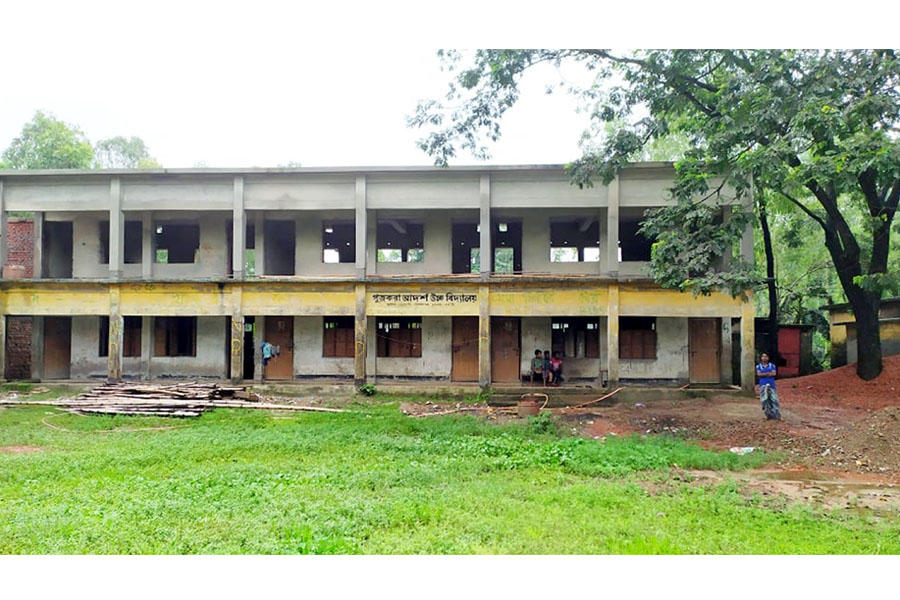 নাঙ্গলকোটে শিক্ষা মন্ত্রণালয়ের নীতিমালা লঙ্ঘনের অভিযোগ স্কুল কমিটির সভাপতির বিরুদ্ধে 