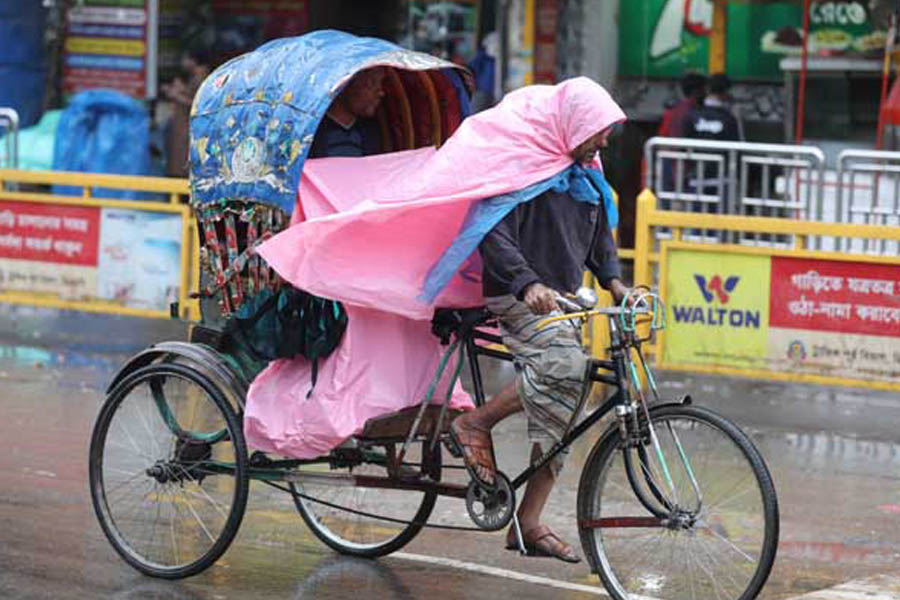 শনিবারও কুমিল্লায় ঝড়-বৃষ্টি থাকবে