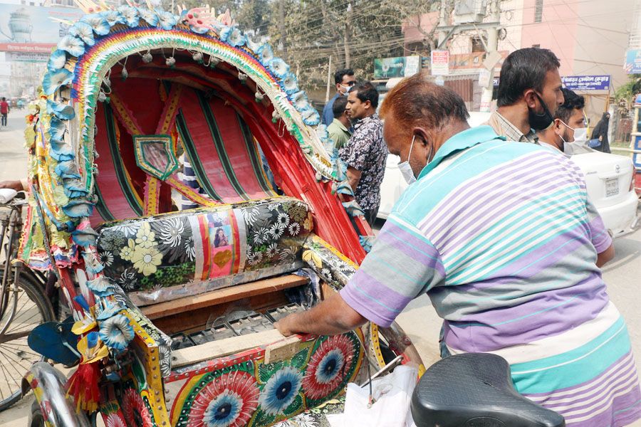 কুমিল্লায় চলবে না ব্যাটারিচালিত রিকশা, অভিযানে প্রশাসন