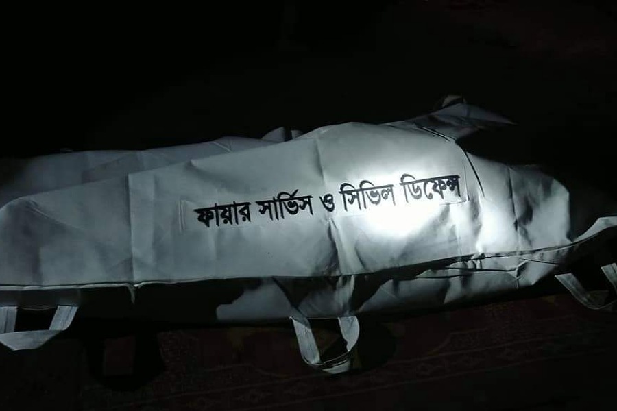 বুড়িচংয়ে আগুনে পুড়ে মরলো শেকলবন্দী কলেজছাত্র