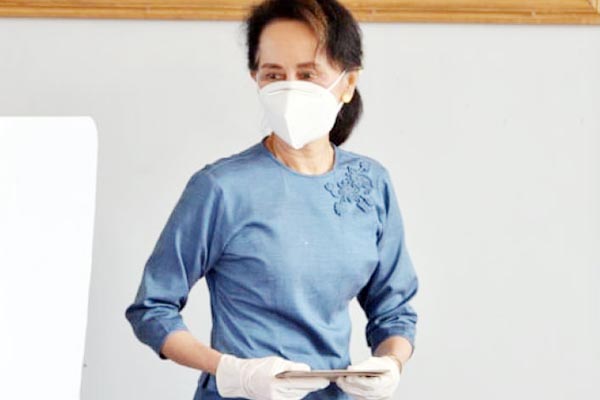 জিতছেন সু চি, আবার হারছে রোহিঙ্গারা?