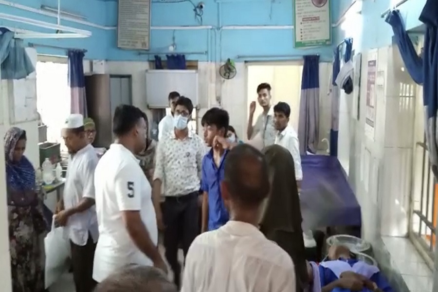 ছাত্রী মৃত্যুর পর সেই বিদ্যালয়ের আরও অর্ধশতাধিক শিক্ষার্থী অসুস্থ তীব্র তাপদহে 