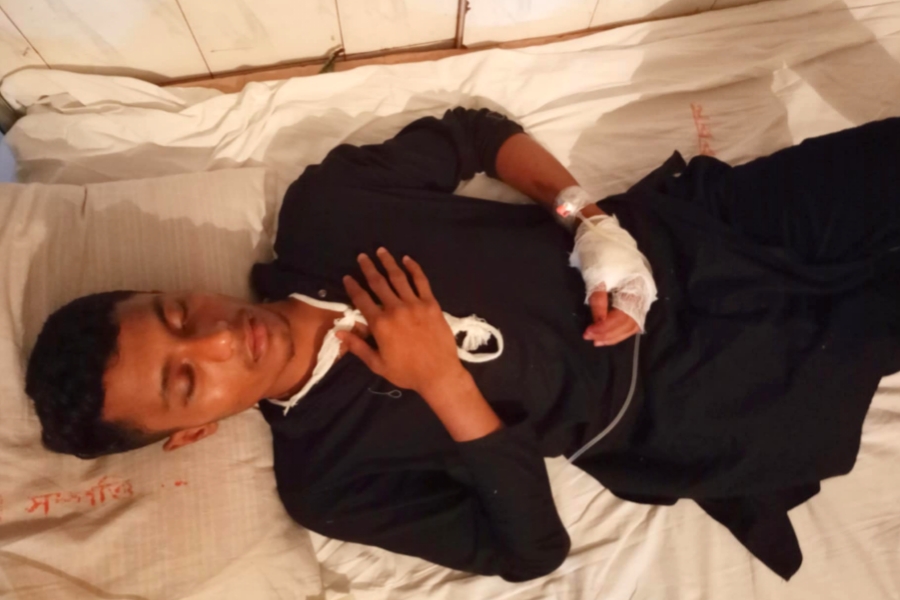 কুমিল্লায় সাংবাদিককে বেধড়ক মারধর করলেন কোটা আন্দোলন বিরোধীরা