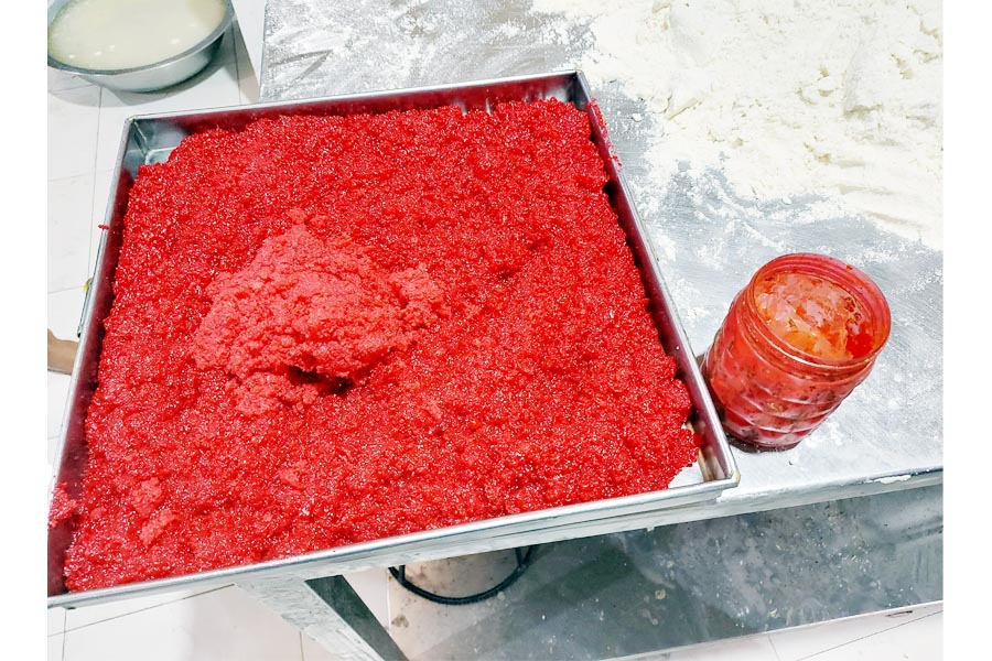 কাপড়ের রঙ মিশিয়ে মিষ্টি তৈরি, সরবরাহ হতো পুরো কুমিল্লায়