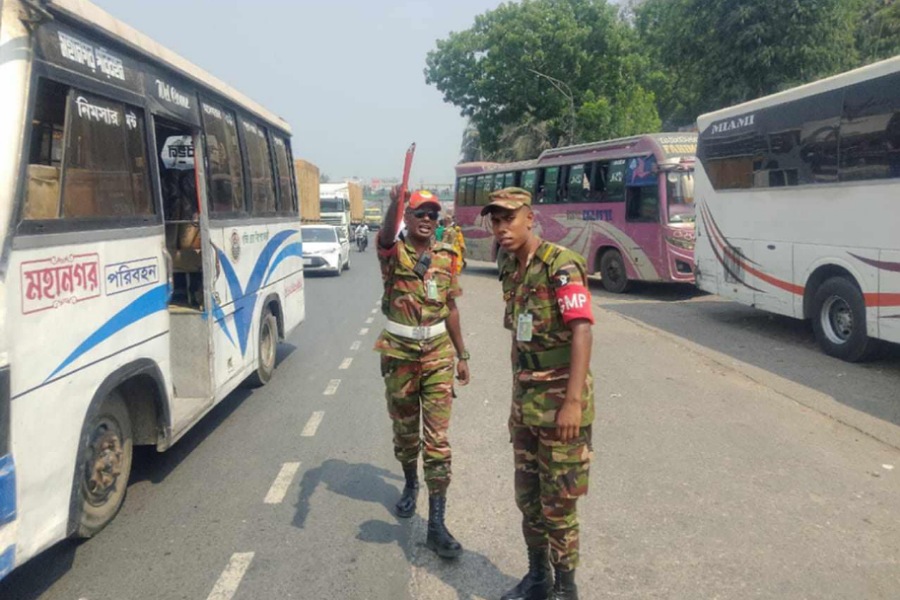 ঈদযাত্রা নির্বিঘ্ন করতে মহাসড়কে সেনাবাহিনী...