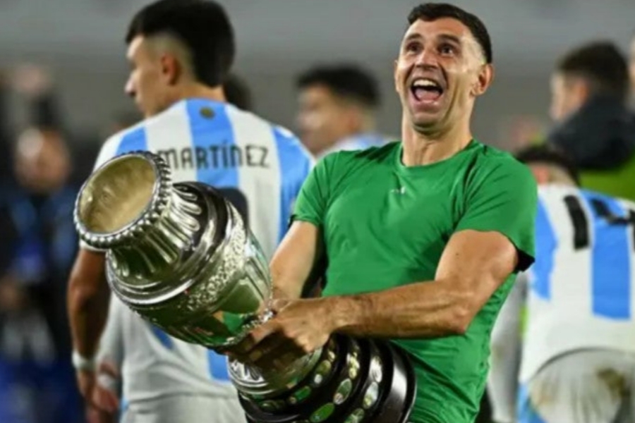 নিষিদ্ধ হলেন বিশ্বজয়ী মার্টিনেজ...