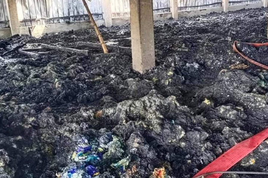 মিয়ামি প্যাকেজিং ফ্যাক্টরিতে আগুন