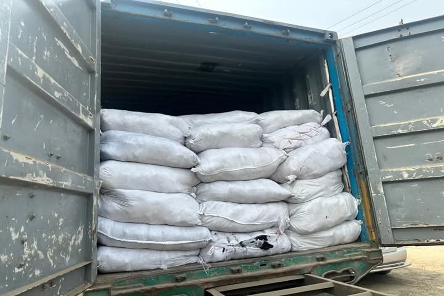 ঢাকা-চট্টগ্রাম মহাসড়কে ১৩ টন নিষিদ্ধ পলিথিন ভর্তি ...