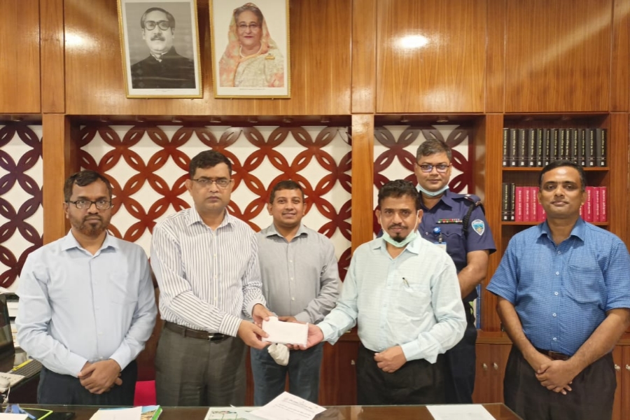 আর্থিক সহায়তা দিয়ে সিলেটের বানভাসি মানুষের পাশে ভিক্টোরিয়া কলেজ