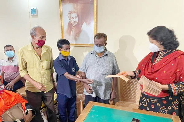 সাংসদ সীমার আর্থিক সহায়তা পেল ক্যান্সারের রোগি, হতদরিদ্র ও অসহায় মানুষ